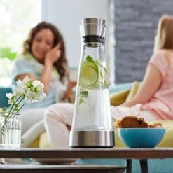 Emsa Karaffe Flow Slim 514233, Mit Kühlstation Und Deckel, 1 Liter -Einrichtungsgeschäft 998a29498774928092e4188bcb237fa0d5255d89 karaffe emsa flow slim 514233