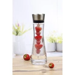 Karaffe Böttcher-AG Mit Deckel Und Fruchtspieß, 1 Liter -Einrichtungsgeschäft a4c95f9357ad6004cec13d18df97a846b8c3359d karaffe boettcher ag