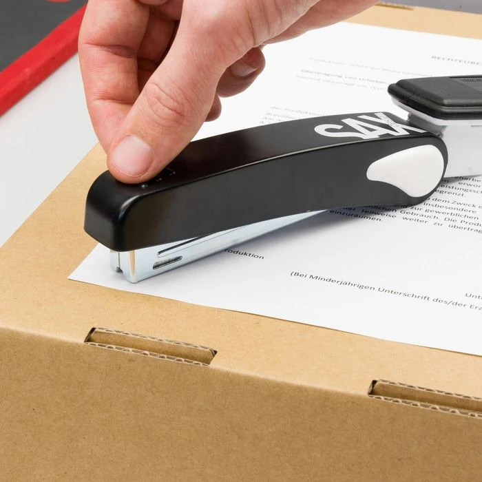 Sax Heftgerät Design 249, 0-249-19, Heftleistung 25 Blatt, Schwarz 4 Sax Heftgerät Design 249, 0-249-19, Heftleistung 25 Blatt, Schwarz – Bild 2