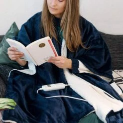 Navaris Heizdecke Poncho, Blau / Weiß, 3 Temperaturen, Abschaltautomatik, 180 X 130cm -Einrichtungsgeschäft e4615d22c4732de3749447de9ced3a33a937258f heizdecke navaris poncho blau weiss